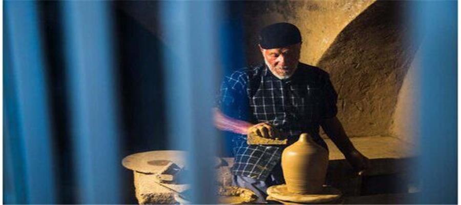 پیگیری برای رفع موانع صادرات صنایع دستی در دست اقدام است